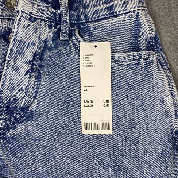 UO high-rise carpenter short - Picture 3 of 3